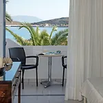 Ξενοδοχείο με διαμερίσματα Maistrali