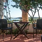 Ξενοδοχείο με διαμερίσματα Maistrali Διακόφτι