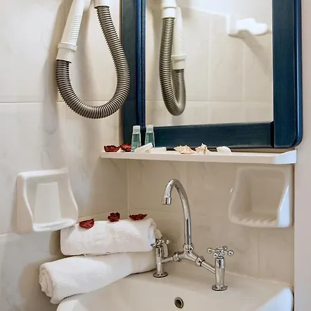 Maistrali Aparthotel 2*